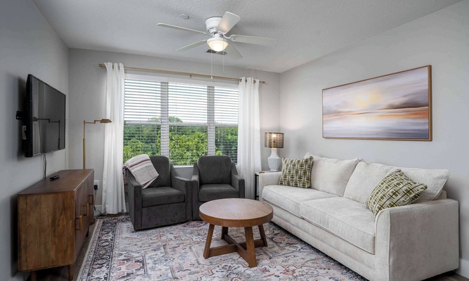 Tuscaloosa Apartment | Fourth & River | Top-Floor condo with River Views + 3 King Suites