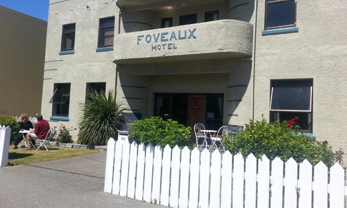 Bluff Hotel | Foveaux Hotel