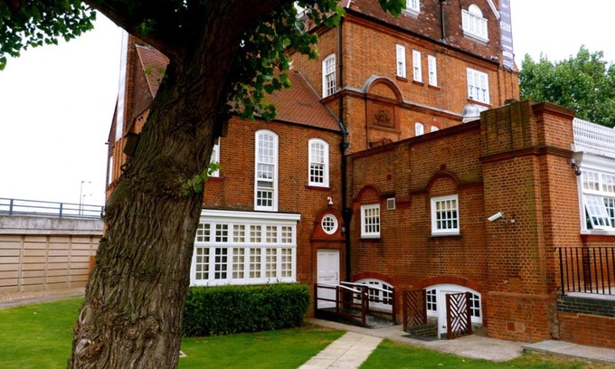 Custom House Hotel | Fox Connaught