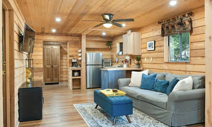 West Village Cabin | Fox Den Cabin - Heart of Shaver Lake Village! Pet Friendly