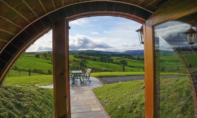 Rhayader Cottage | FOXES VIEW, pet friendly, character holiday cottage in Rhayader