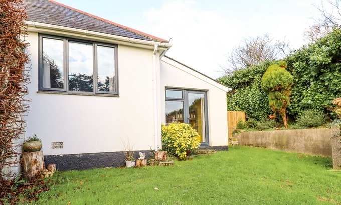 Seaton Cottage | FOXGLOVE LODGE, family friendly, country holiday cottage in Downderry