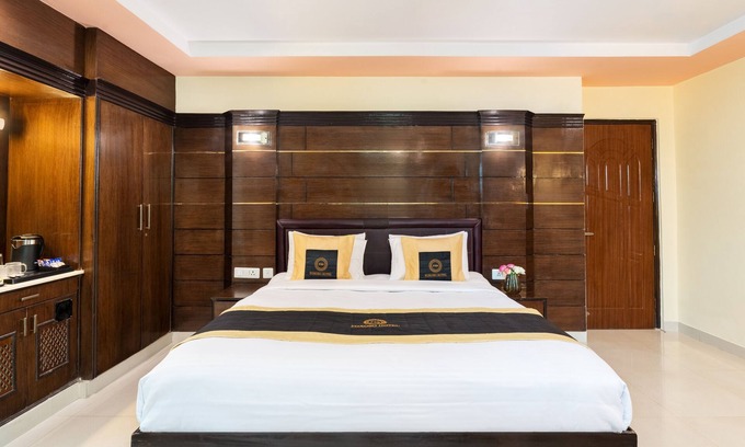 Rakabganj Hotel | Foxoso Taj View Hotel