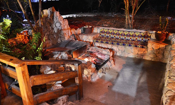 Marloth Park Ski Chalet | Foxy Crocodile Bush Retreat