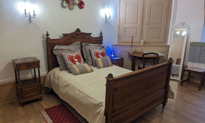 Bourmont Cottage | Countryside Retreat: Forest Trails, Spa, Family & Friends Getaway