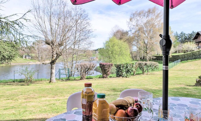 Camps-Saint-Mathurin-Leobazel House | Stunning private villa for 5 people with TV, terrace and pets allowed