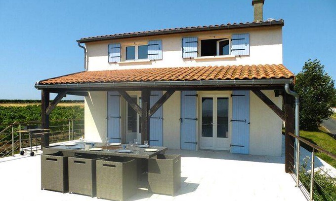 Chenac-Saint-Seurin-d'Uzet House | 150 m² House ∙ 4 bedrooms ∙ 8 guests