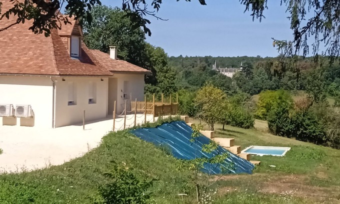 Rouffignac-Saint-Cernin-de-Reilhac House | Gîte with swimming pool for 14 people in Périgord noir