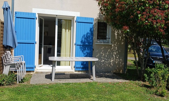 Saint-Geniez-d'Olt Condo | Charmante Résidence au Pied du Plateau de L'aubrac Saint Geniez D'olt 2 Piscine