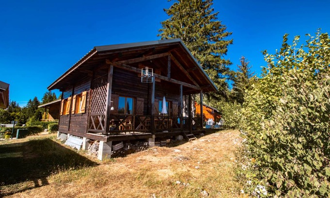 Saint-Laurent-en-Grandvaux Ski Chalet | 53 m² Chalet ∙ 2 bedrooms ∙ 6 guests