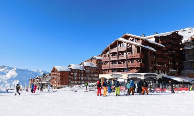Val-Thorens Apartment | Wifi, ski-in/ski-out & foot of the slopes, fitness, balcony, fireplace or stove, tv, ski locker