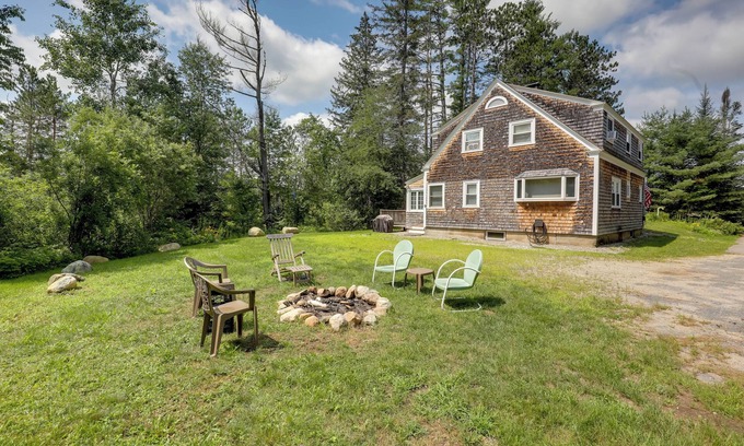 Franconia House | Franconia Escape on Half Acre w/Fire Pit & Deck!