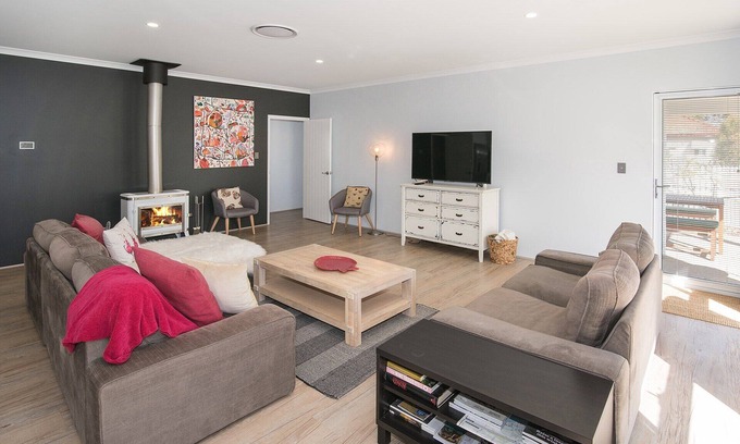 Busselton House | Frangapanis- WIFI, Secure yard, Fire Place