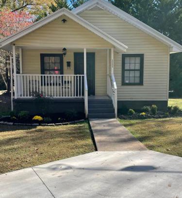 Clemson House | Frank Howard 111 Farmhouse