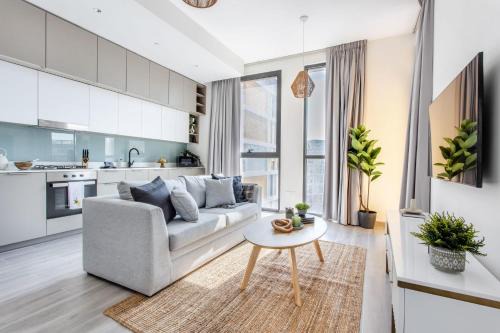 Dubai Production City Apartment | Frank Porter - Noor 3 Midtown