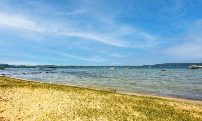 Frankfort Apartment | Frankfort Apt < 1 Mi to the Beach!