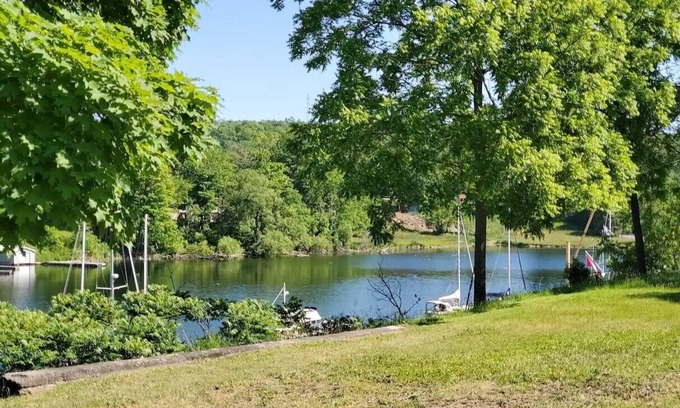 Prince Edward House | Franklin's CornernOverlooking Picton Bay