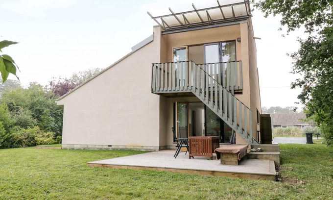 Harleston Cottage | FRATER HOUSE, family friendly, with open fire in Harleston