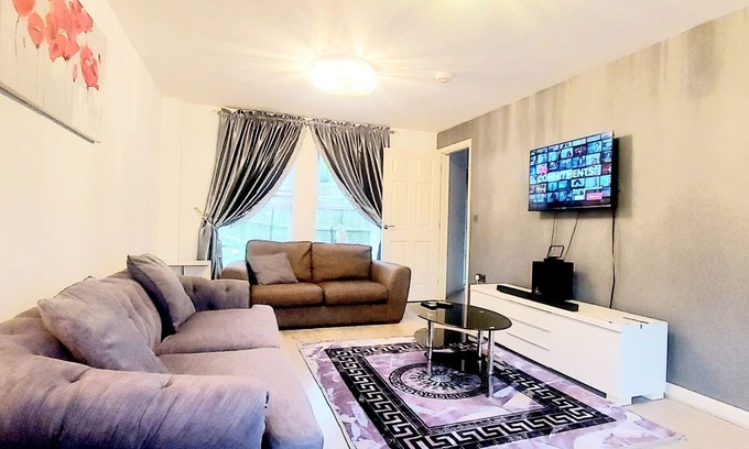 Sunderland House | ✔Free 2 Private Parking -Sunderland Luxury Villa