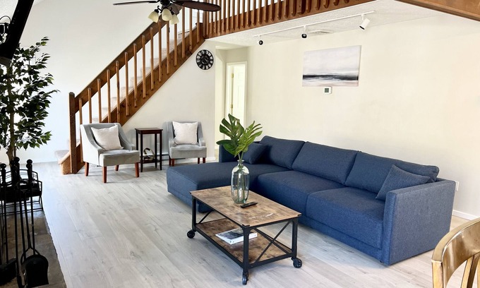 Bushkill House | FREE Amenity Passes Spacious Sauna Large Deck Firepit