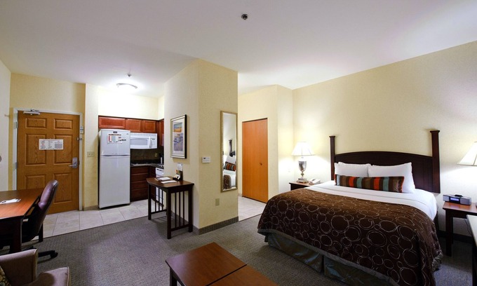 South Side Apartment | Free Breakfast Buffet! Great Location Near Area Beaches!