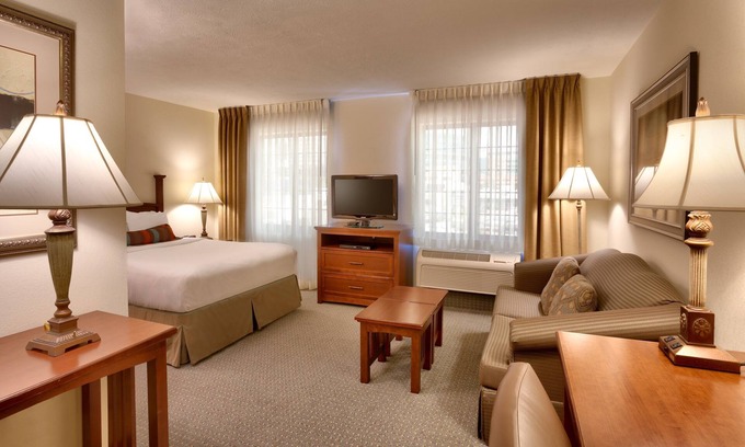 Omaha Apartment | Free Breakfast. Pool. Gym. Close to the Children’s Hospital!