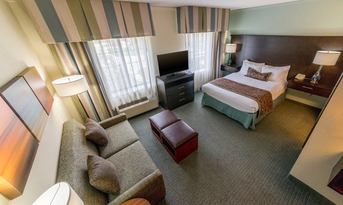 Concordville Apartment | Free Breakfast. Seasonal Outdoor Pool. Gym. Near Longwood Gardens!