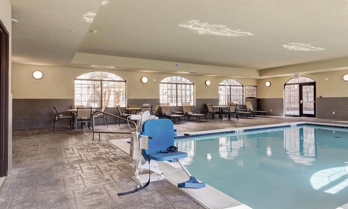 Maryland Heights Condo | Free Breakfast + Shared Pool, Gym, and BBQ Area | Perfect Family Vacation!
