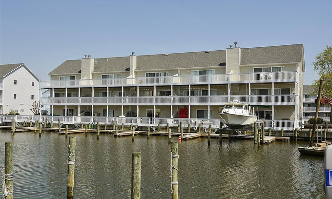 Cedar Neck House | FREE DAILY ACTIVITIES INCLUDED! GREAT WEEKEND OR MINI-WEEK GETAWAY. Just minutes to the open bay for great fishing. T