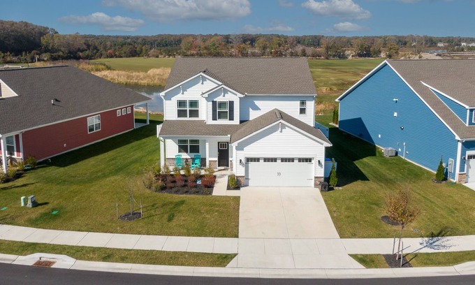 Millville House | Free Linens & Cleaning - Calm Water Retreat
