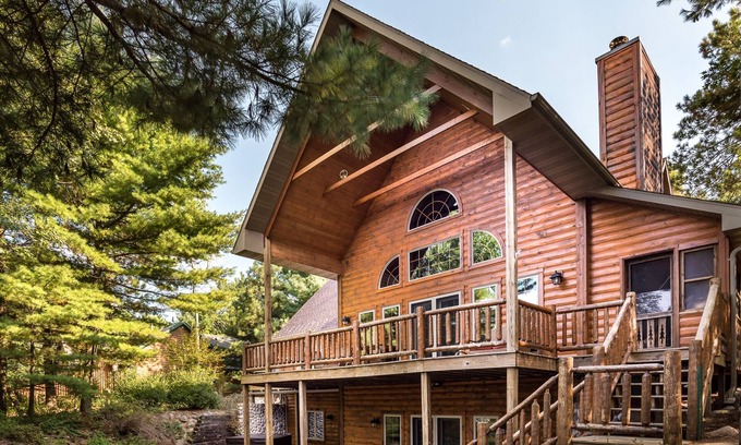 Wild Rose Cabin | Free nite w/wknd offseason logcabin lake hottub kayak paddleboard pier fireplace