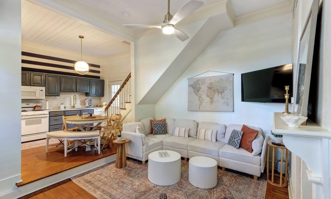 Beach Institute House | FREE PARKING at this historical home in the heart of downtown & outdoor patio.