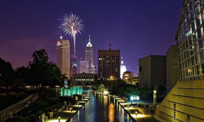 Wholesale District Apartment | FREE Parking & Lucas Oil- Conv Center Skywalk #3