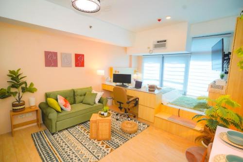 Bagumbayan Apartment | Free Parking Promo! Eastwood LeGrand 3 - Mowai Suites
