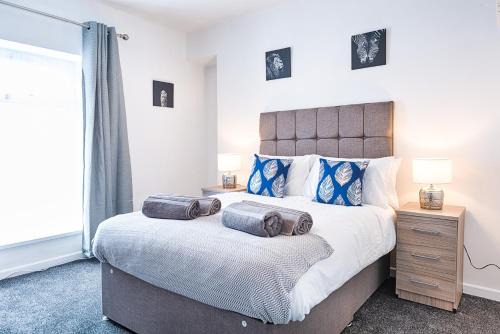 Margam Apartment | Free Parking, Spacious rooms, Smart TV's all rooms
