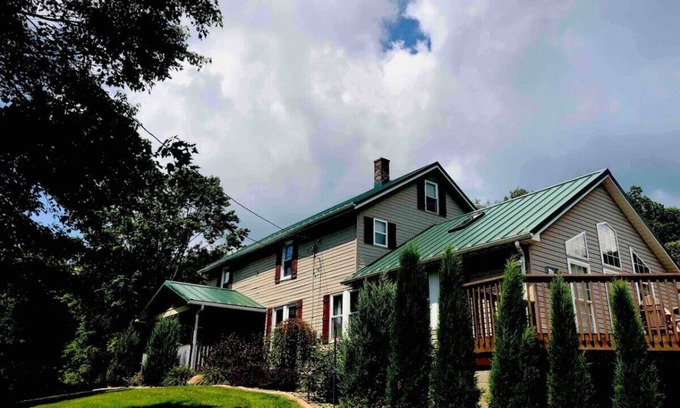Hadley Other | Freedom Farm country getaway!