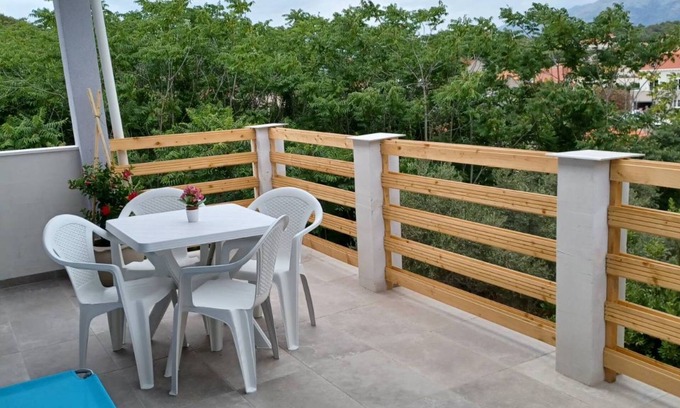 Lumbarda Apartment | Freeme Apartment