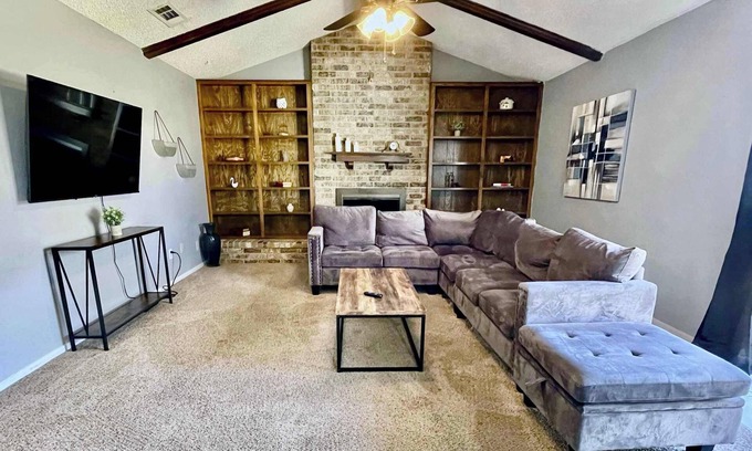 Lubbock House | Fremont House - 3BR/2BA - Family Friendly