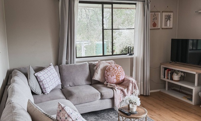 Toowoomba Apartment | French by Queens