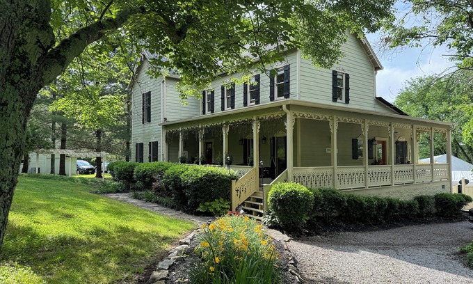 Leipers Fork House | French Farmhouse-Leipers Fork- Countryside -Views!
