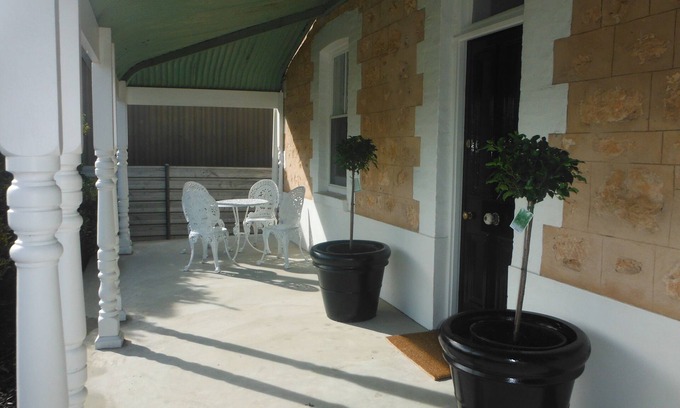 Minlacowie House | French Provincial accommodation in the heart of Yorke Peninsula