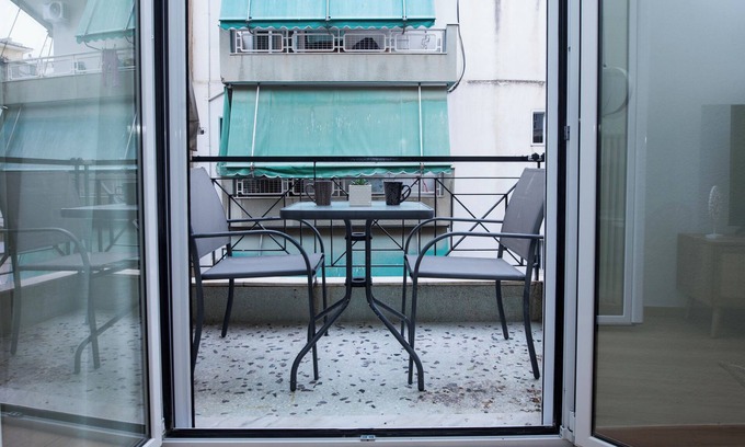 Ilisia Apartment | Fresh Urban Apt with Balcony in Zografou