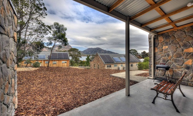 Coles Bay House | Freycinet Stone Studio 7