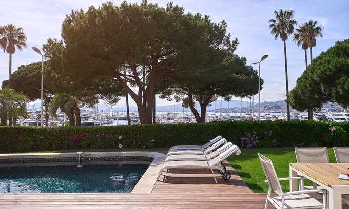 Pointe Croisette Villa | FRGK "Contemporary villa on the Croisette breathtaking sea view private pool