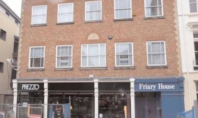 Gloucester Apartment | Friary House Serviced Apartments by Roomsbooked - 24Hr Reception