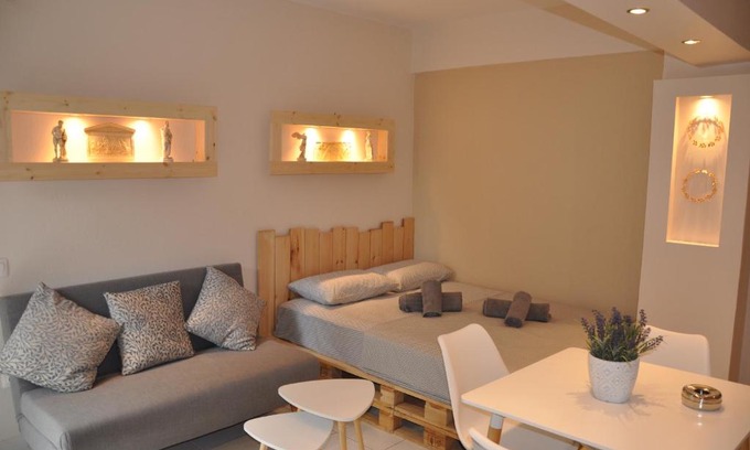 Ano Poli Apartment | Frida's House in Old Town Thessaloniki