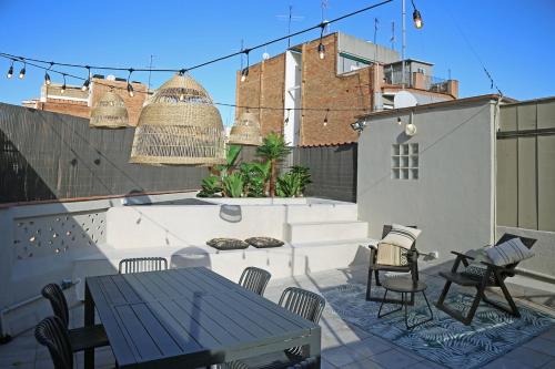Collblanc y La Torrassa House | Fridays Flats Onix House