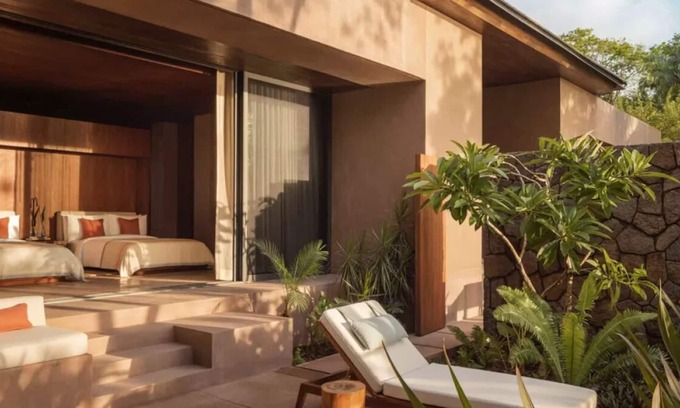 Lo de Marcos House | Friends and Family Gulf Getaway! Outdoor Pools, Beachfront, Free Parking!