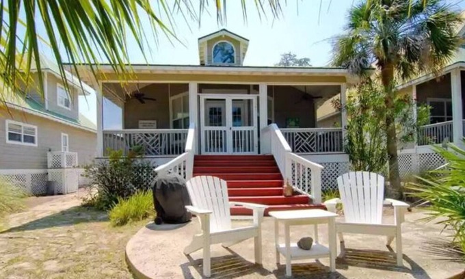 Bonito Boathouses Cottage | Fripp Island Fire Fly Shack a golf/beach getaway!