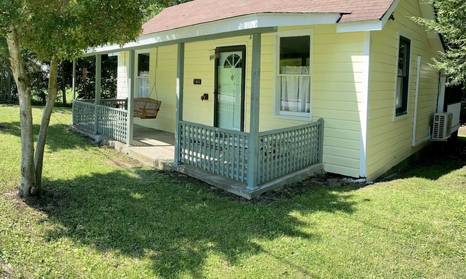 Hot Springs Cottage | Frog Holler Cottage